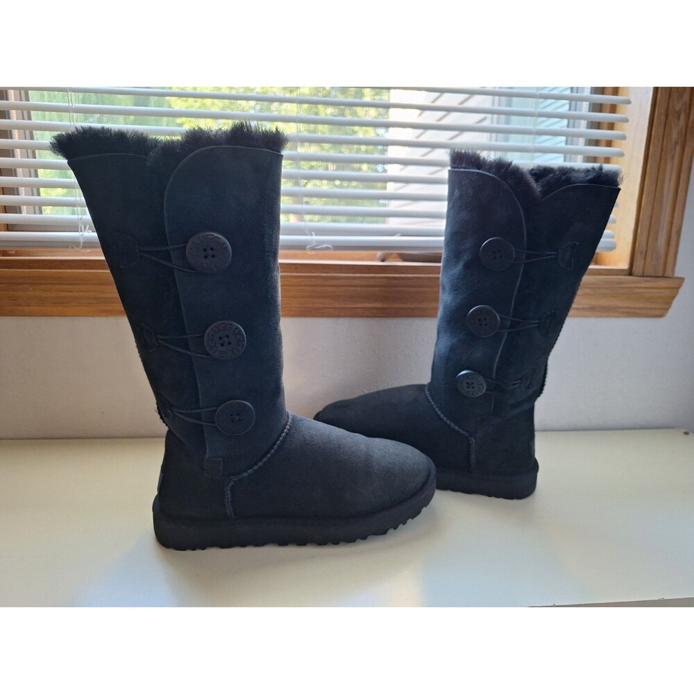 UGG Black  Bailey Button Triplet II Boots Women Size 7 Suede Fur Winter